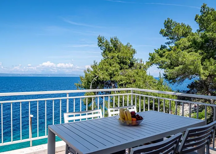 Beachfront Villa Tempera With Seaview