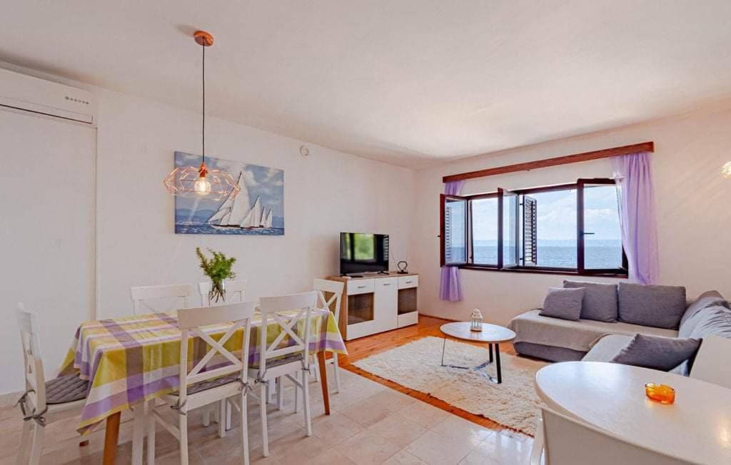 Apartment Beachfront Tempera With Seaview Blato (Korcula)