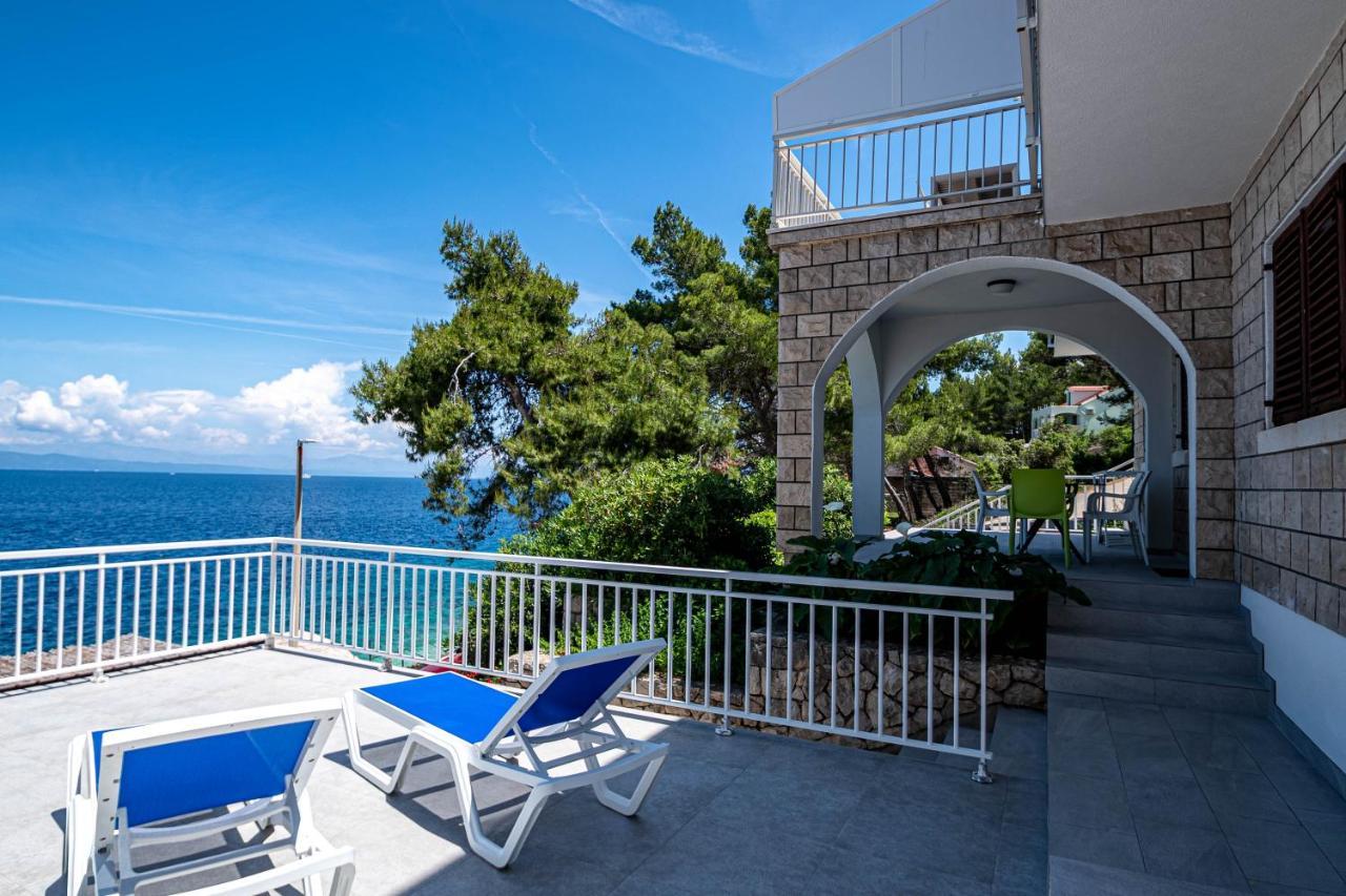 Beachfront Tempera With Seaview Apartment *